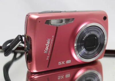 Cámara digital compacta Kodak EasyShare M575 14,0 MP 5x zoom rosa Foto 1 de 4