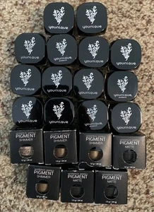 Younique LOT 21 Moonstruck Minerals Pigment Shimmer & Matte Eyeshadows - Picture 1 of 6