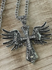 Silver Color Cross With Angel Wings Necklace New - Picture 1 of 7