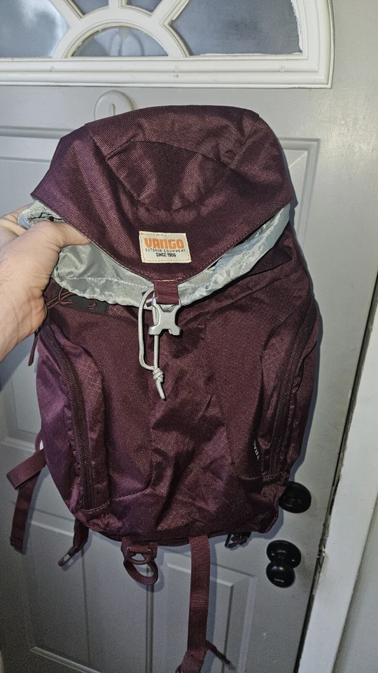 Cubierta de lluvia Vango Trail 20, correas para poste, bolsa para vejiga de agua Foto 1 de 4
