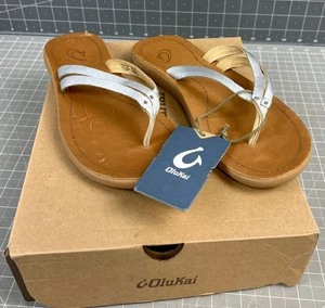 Women's OluKai Kapehe Luana Leather Sandals Size 9  New Sahara Silver - Picture 1 of 6
