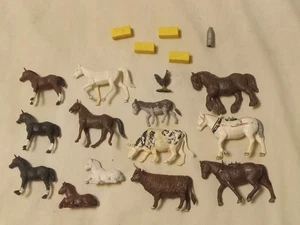 Vintage Britains Ltd plastic Farm Animals x 14 plus misc vgc 1990s England - Picture 1 of 20