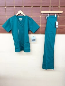 New Wink Hunter Green Solid Scrubs Set With XXS Top & XXS Pants NWT! - Picture 1 of 1