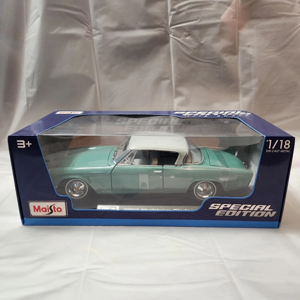 1953 Studebaker Starliner 1/18 Diecast Car #31651 Maisto Special Edition
