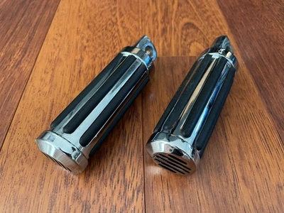 Clavijas cromadas personalizadas Harley Davidson cromadas y de goma de 4" Foto 1 de 4