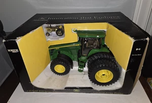 John Deere 8530 MFWD Tractor 1:16 with GOLD 4010 1:43 Tractor ERTL Diecast - Picture 1 of 15