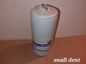 Ölfilter für John Deere AT274340 kleine Delle daher reduzierter Preis KOSTENLOSER UK-VERSAND - Bild 1 von 1