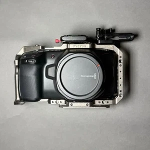 Blackmagic Design Poket Cinema Camera 6K corpo attacco EF BMPCC6K con calibro - Foto 1 di 5