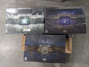 (Unused) StarCraft 2 Collectors Editions Bundle - Picture 1 of 2