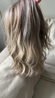 Peluca Wavy Day de Raquel Welch Shaded Cappuccino ligeramente usada Foto 1 de 4