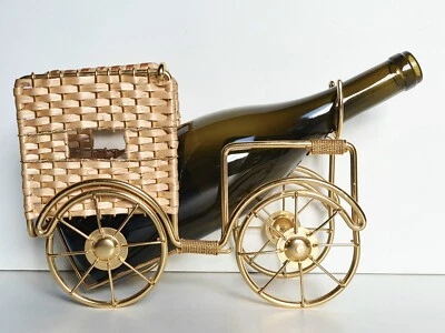 Calèche Porte bouteille vintage en métal doré et osier vers 1960 design 20ème - Photo 1/4