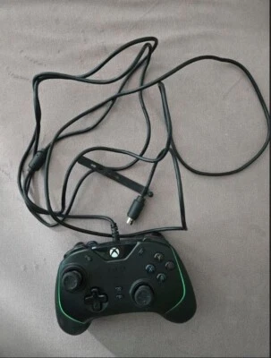 Razer Wolverine V2 Chroma RGB Wired Gaming Pro Controller for Xbox Or PC Used - Image 1 of 2