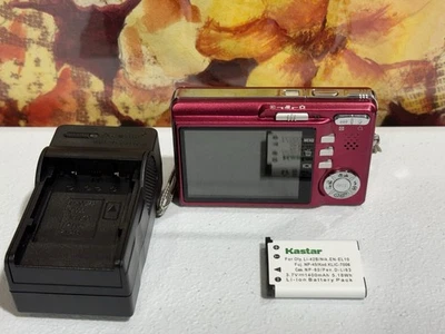 Polaroid T730 Digital Camera 7.0 MP with SD Card. Pink/red - Image 1 of 4