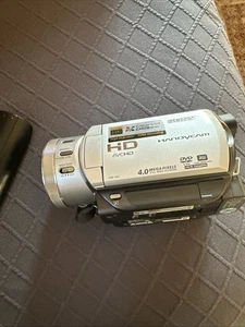 Videocámara Sony HDR-SR11 Handycam HD disco duro híbrido de 10,2 MP - Imagen 1 de 8