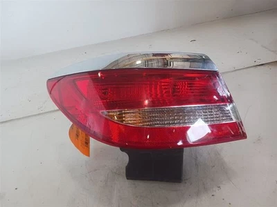 Cuarto de luz trasera izquierda para conductor Verano montado en panel se adapta a 12-17 4550975 Foto 1 de 4