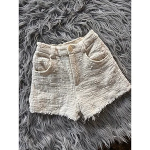 Zara Girls Textured Woven Knit Shorts Raw Hem Pockets Preppy Casual Cream Size 7 - Picture 1 of 11