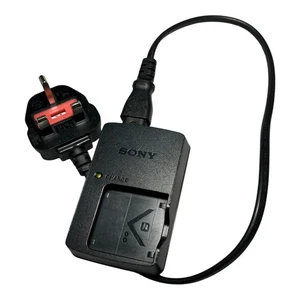 GENUINE SONY DIGITAL CAMERA BATTERY CHARGER FOR N TYPE BATTERIES MODEL BC-CSNB - Picture 1 of 10