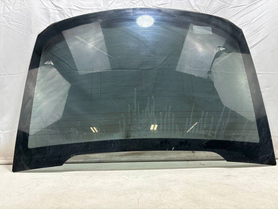 Vidrio parabrisas trasero Chevrolet Malibu 2016-2024 OEM Foto 1 de 4