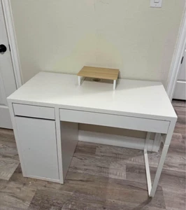 IKEA Micke desk, white,  41 3/8x19 5/8 ", little dusty, but solid condition - Picture 1 of 1