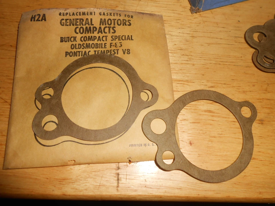 Junta termostática de salida de agua Buick Compact Special Olds F-83 H2A NOS 1961-1963 Foto 1 de 1