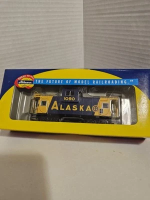 Athearn 7512 Alaska RR Wide Vision Caboose #1090 NIB - Image 1 of 3