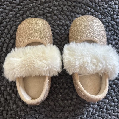 UGG Baby Fluff Glitter 1095572I Gold Ballet Flat 4/5 (12 - 18 months) - Image 1 of 4