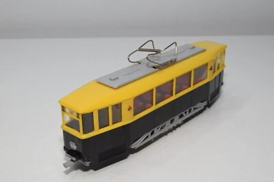 B46 1:60?? SIKU PLASTIC V040 V40 TRAM BUS TRAMBUS GIALLO NERO ECC. COND. - Immagine 1 di 4