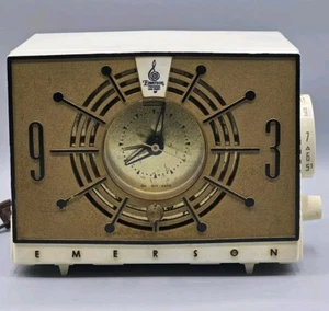 Radio AM TUBO RELOJ TELECRONÓMICO VINTAGE Emerson, modelo 700126 - Imagen 1 de 10