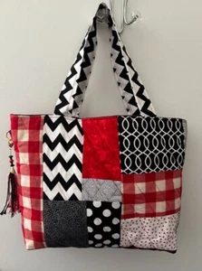 BEUTELTASCHE Handtasche, Quaste Patchwork, gesteppt, Handarbeit rot schwarz Chevron, groß - Bild 1 von 7