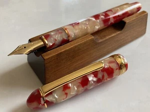 PLATINUM "Celluloid Kingyo(Gold Fish)" Beautiful Fountain Pen 14K nib size F - Picture 1 of 10