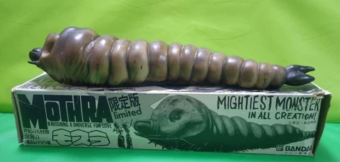 BANDAI Poppy 1984 Limited Edition Mothra (Larva) Figure Total length 38cm Rare Cover