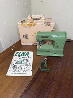 Máquina de coser de juguete infantil junior ELNA de colección hecha en Suiza con caja original GINEBRA  Foto 1 de 4