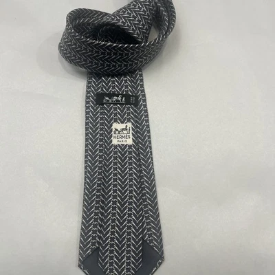 Corbata HERMES PARIS 753 UA Gris/Blanco SEDA HOMBRE HECHA EN FRANCIA Foto 1 de 4