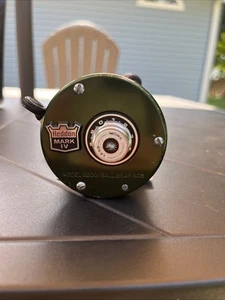 BONITO CARRETE DE PESCA VINTAGE Heddon 3200 Mark IV verde cebo fundición viento level Japón - Imagen 1 de 7
