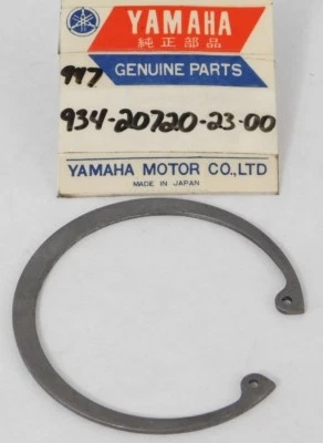 NOS Genuine YAMAHA DT1 DT2 DT3 GS300 YZ360 TD1 CIRCLIP PART# 934-20720-23-00 NEW - Image 1 of 3
