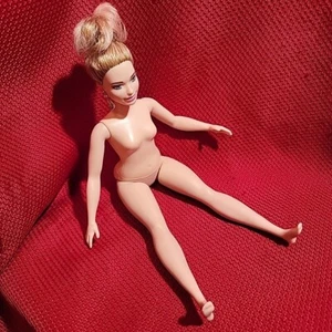 BARBIE Doll Curvy full figure blonde blue eyes 11" 2015 NO CLOTHES! be anything - Picture 1 of 12
