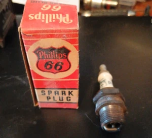 Vintage NOS Phillips 66 Spark Plug P-18-2 - Picture 1 of 7