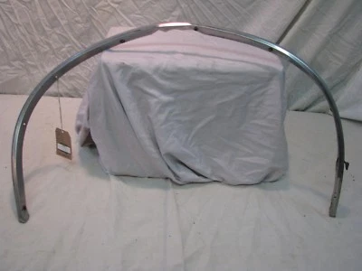 AMC REBEL SST 1968 moldura de borde de rueda lado del conductor rueda delantera Foto 1 de 4