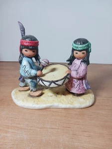 DeGrazia ~ Figurina Porcellana ~ 1995 ~ "Gioia Risuonante" - Edizione Limitata - Foto 1 di 7