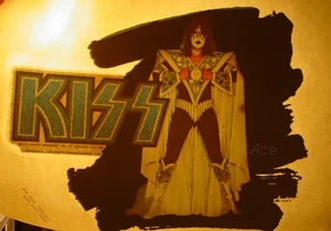 KISS ACE FREHLEY VINTAGE AÑOS 70 CLÁSICO ROCK & ROLL HIERRO EN TRANSFERENCIA - ¡LEER! - Imagen 1 de 2