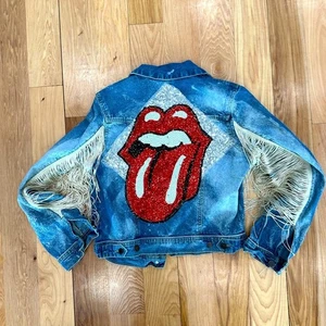 Custom Rolling Stones Jeansjacke im Used-Look mit Fransen - Small - Bild 1 von 10