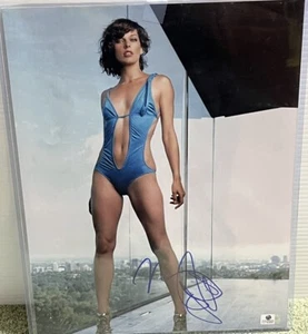 Milla Jovovich 14”x11” Autograph Sexy Auto Hologram +Paper Global Authentics COA - Picture 1 of 4