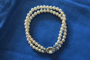 Vintage 2 Strand Faux Pearl Bracelet w/Silver Tone Clasp Classic Elegance - Picture 1 of 1