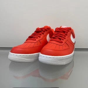 Size 8.5 - Nike Air Force 1 '07 Low Team Orange - Picture 1 of 7