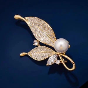 Luxury Rhinestone Leaves Brooch Simple Pearl Metal Corsage Accessories Jewelry - Picture 1 of 6