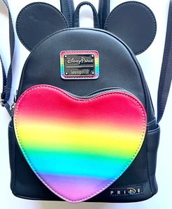 NUOVO ZAINO DISNEY PARKS LOUNGEFLY PRIDE COLLEZIONE ARCOBALENO CUORE TOPOLINO MINNIE - Foto 1 di 9