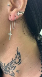 Orecchini da Lobo in Acciaio Anallergico con lunga catena e Croce - Imagen 1 de 4
