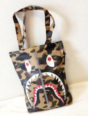 Bolso de Mano A BATHING APE 1stCamo Shark Japón Foto 1 de 4