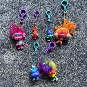 Trolls Keychain Bagclip Toy Bundle Poppy Rainbow And Others Dreamworks - Picture 1 of 6