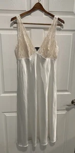 Jones New York Nightgown L Bridal, Elegant Lace Silk - Picture 1 of 6